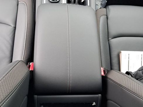 New 2025 Nissan Pathfinder SL w/ SL Premium Package image 27