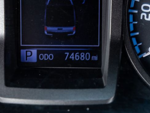 Used 2019 Toyota Tacoma TRD Off-Road image 19