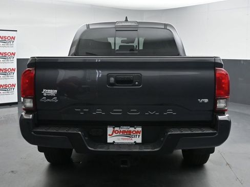 Used 2023 Toyota Tacoma SR5 AWD/4WD image 8