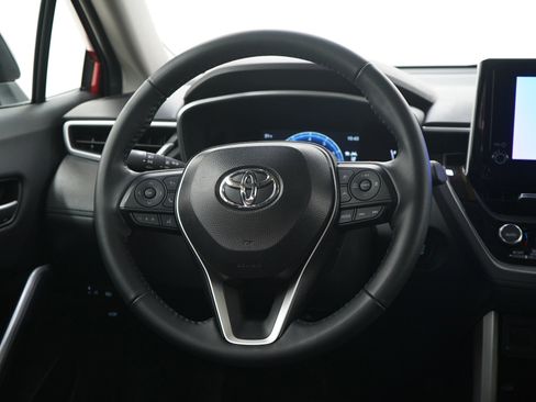 Used 2025 Toyota Corolla Cross XLE w/ Convenience Package AWD/4WD image 17