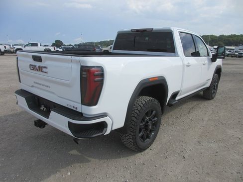 New 2026 GMC Sierra 2500 AT4 w/ AT4 Premium Plus Package AWD/4WD image 5