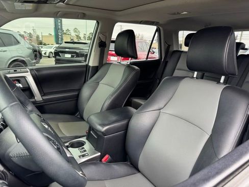 Used 2017 Toyota 4Runner SR5 image 8