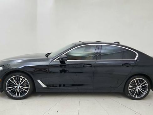 Used 2021 BMW 530i w/ Convenience Package image 3