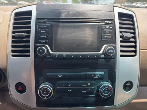 Used 2015 Nissan Frontier SV image 18