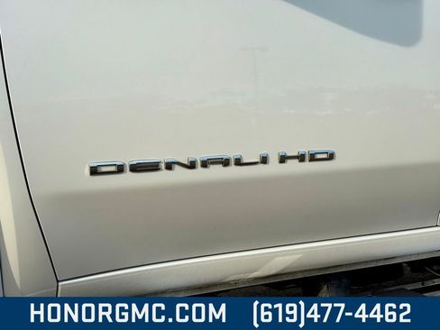 Used 2023 GMC Sierra 2500 Denali image 9