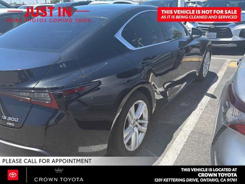 Used 2022 Lexus IS 300 AWD image 4