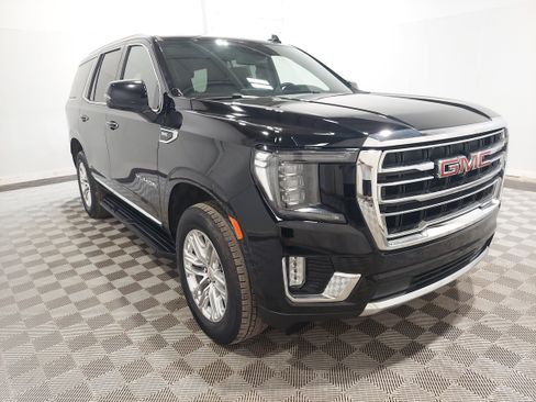 Used 2024 GMC Yukon SLT w/ SLT Luxury Package AWD/4WD image 4