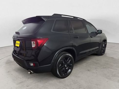 Used 2024 Honda Passport Black Edition image 5