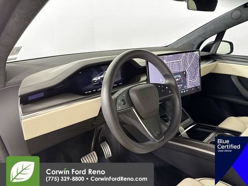 Used 2023 Tesla Model X Plaid image 11