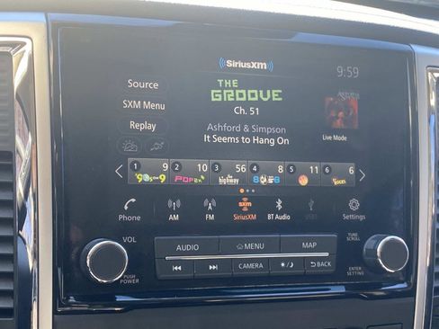 Used 2021 Nissan Titan SV w/ SV Convenience Package image 25