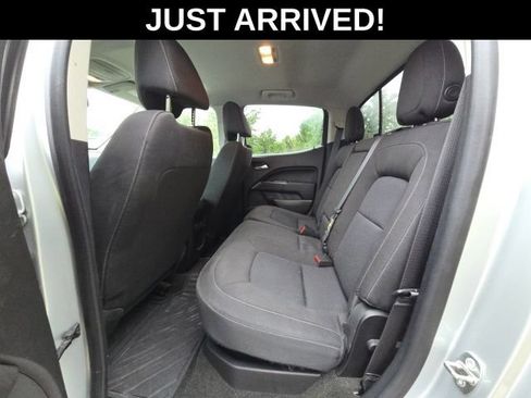 Used 2016 Chevrolet Colorado LT w/ LT Convenience Package RWD image 9