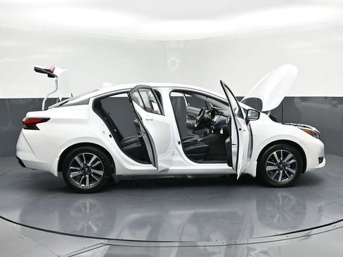 New 2025 Nissan Versa SV w/ Trunk Package image 33
