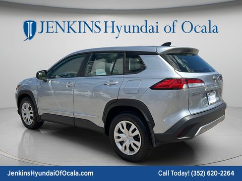 Used 2022 Toyota Corolla Cross L FWD image 5