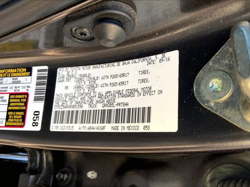 Used 2017 Toyota Tacoma TRD Sport w/ Tow Package (A/T) image 34