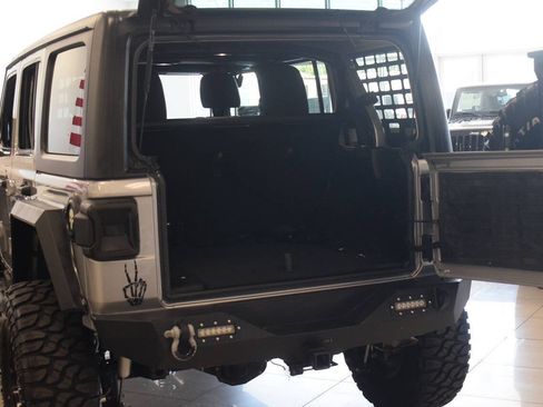 Used 2018 Jeep Wrangler Unlimited Sport S AWD/4WD image 44