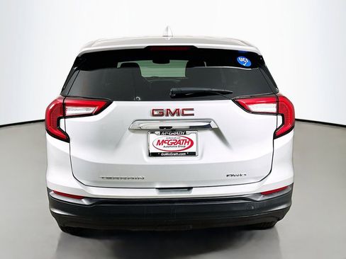 Used 2022 GMC Terrain SLE AWD/4WD image 16