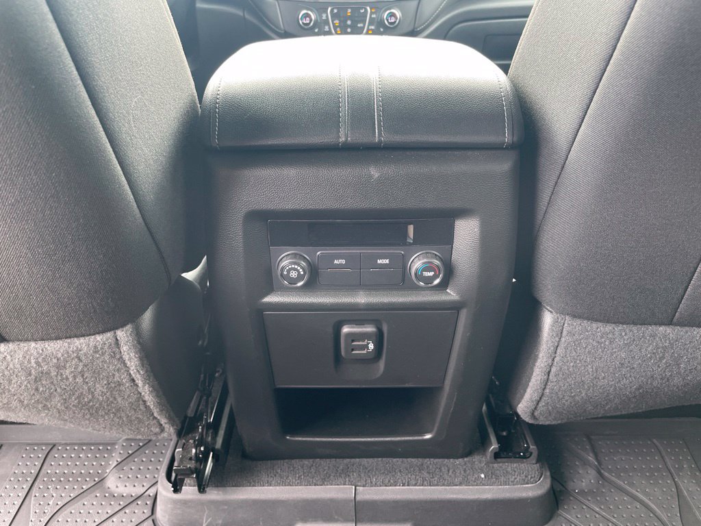 Used 2023 Chevrolet Traverse LT FWD image 33