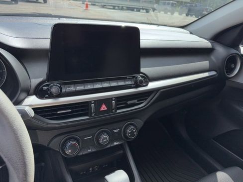 Used 2021 Kia Forte LXS image 8