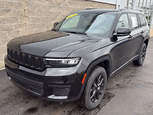 Used 2024 Jeep Grand Cherokee L Laredo image 47