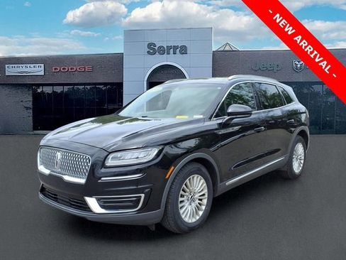 Used 2019 Lincoln Nautilus Premier AWD/4WD image 3