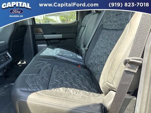 New 2026 Ford F250 Lariat w/ Black Appearance Package AWD/4WD image 17