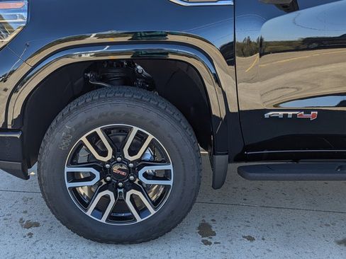 New 2026 GMC Sierra 1500 AT4 w/ Technology Package image 9
