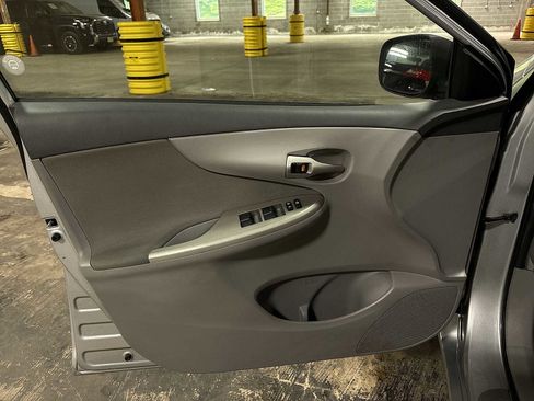 Used 2010 Toyota Corolla LE FWD image 26
