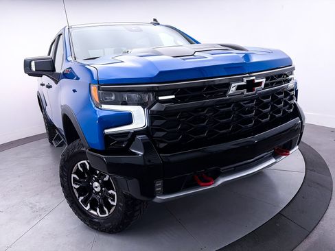 Used 2023 Chevrolet Silverado 1500 ZR2 w/ Technology Package AWD/4WD image 10