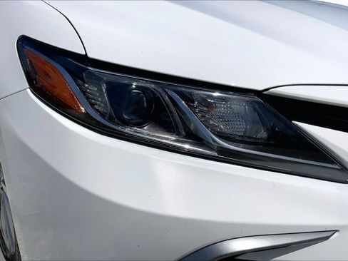 Used 2021 Toyota Camry LE FWD image 27