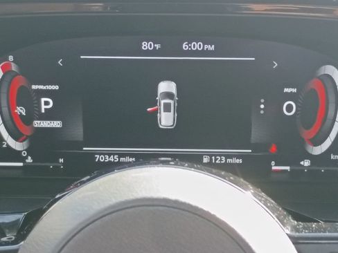 Used 2023 Nissan Pathfinder Platinum FWD image 29