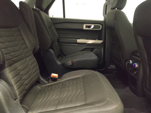Used 2021 Ford Explorer XLT RWD image 19