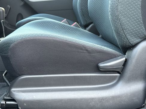 Used 2007 Toyota Yaris 2-Door Hatchback image 8