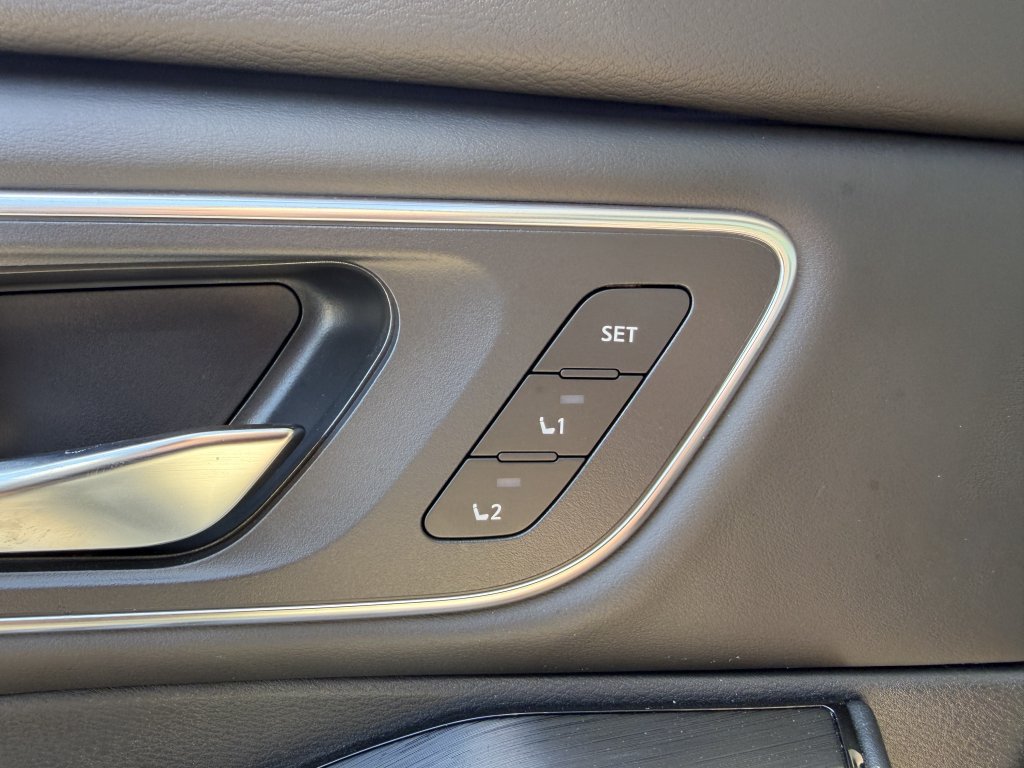 Used 2024 Nissan Rogue Platinum AWD/4WD image 31