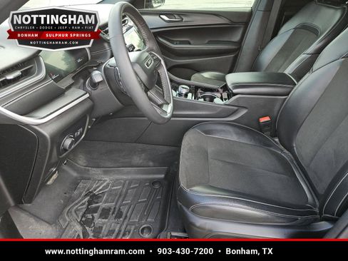 Used 2023 Jeep Grand Cherokee Altitude AWD/4WD image 24