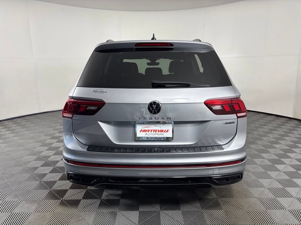 Used 2023 Volkswagen Tiguan SE R-Line AWD/4WD image 11