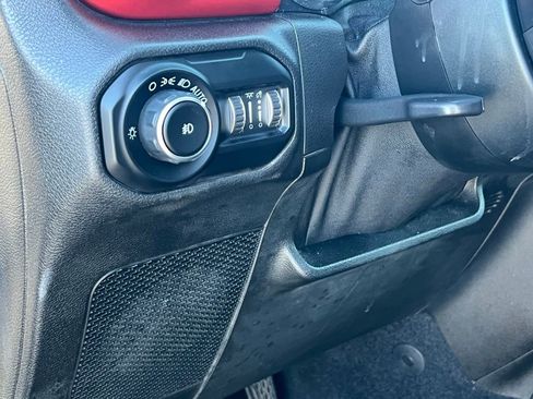 Used 2021 Jeep Wrangler Unlimited Rubicon AWD/4WD image 29