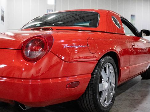 Used 2002 Ford Thunderbird Deluxe image 32