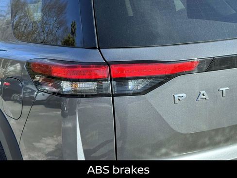 Certified 2024 Nissan Pathfinder S image 13