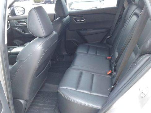 Used 2021 Nissan Rogue SL w/ Premium Package image 13