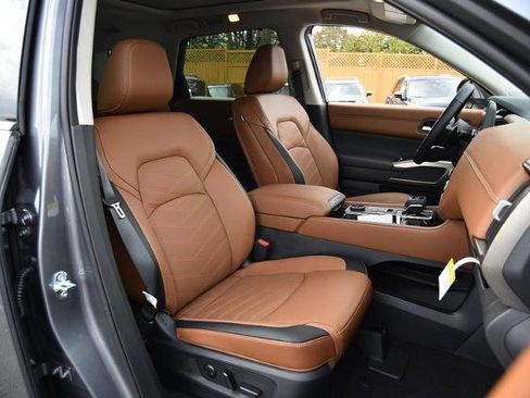 New 2025 Nissan Pathfinder Platinum image 25