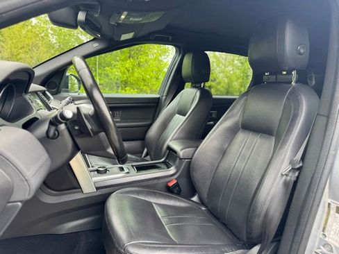 Used 2019 Land Rover Discovery Sport AWD/4WD image 11