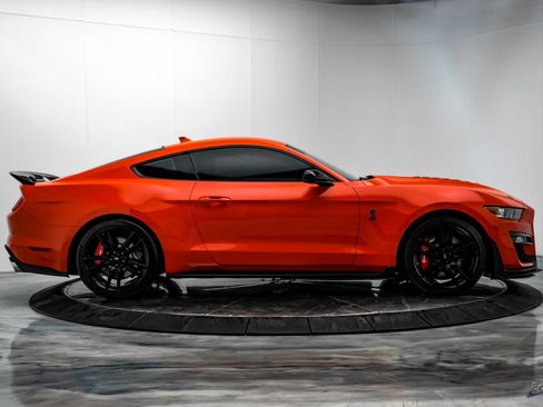 Used 2022 Ford Mustang Shelby GT500 w/ Technology Package RWD image 16