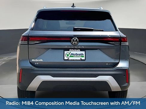 Used 2026 Volkswagen Tiguan SE AWD/4WD image 7