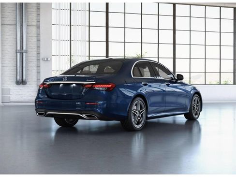 Used 2023 Mercedes-Benz E 350 4MATIC Sedan image 23