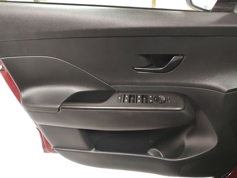 Used 2025 Hyundai Kona SEL image 9