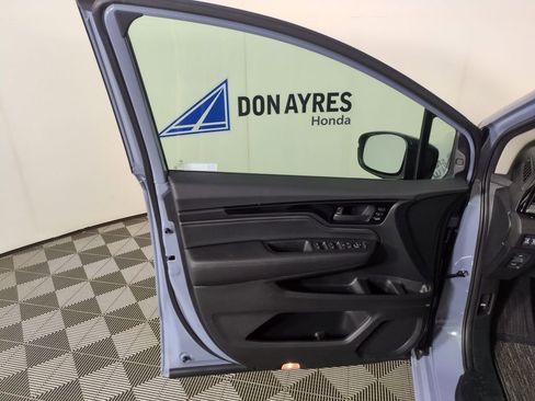 New 2026 Honda Odyssey Touring image 10