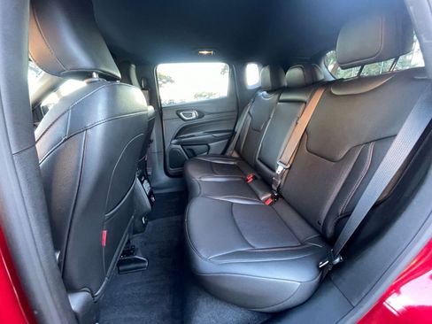 Used 2025 Jeep Compass Trailhawk image 20