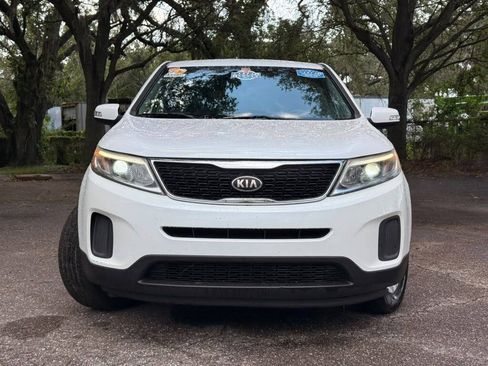 Used 2015 Kia Sorento LX FWD image 2