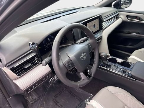 Used 2026 Toyota Camry SE FWD image 17