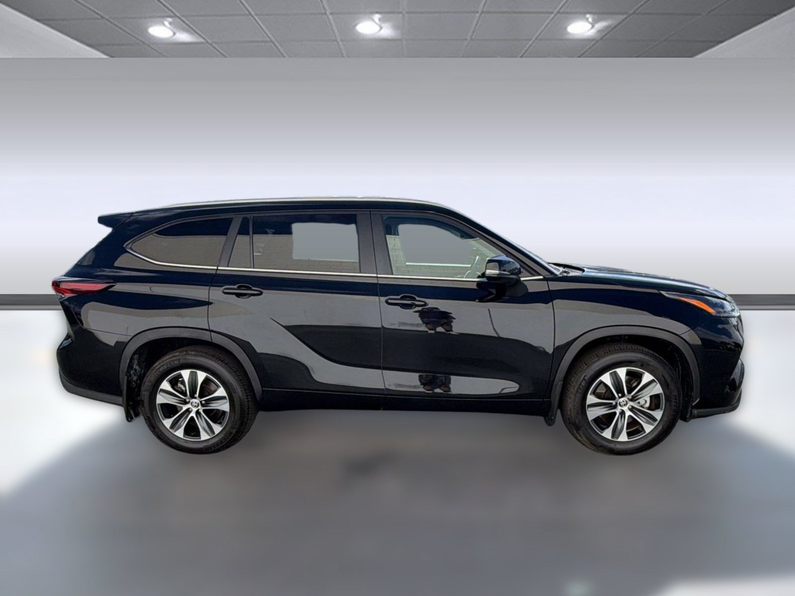 Used 2026 Toyota Highlander XLE AWD/4WD image 8